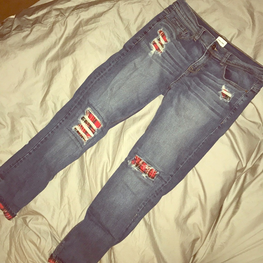 Distressed Jeans w/ Plaid Detailing!
